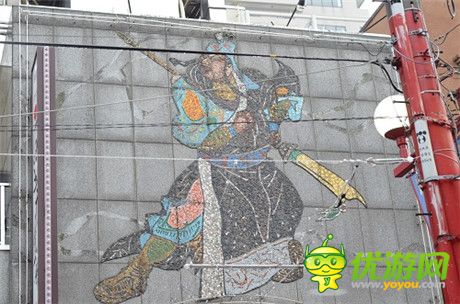 《君临天下》探访日本街头 霓虹区萌妹爱三国