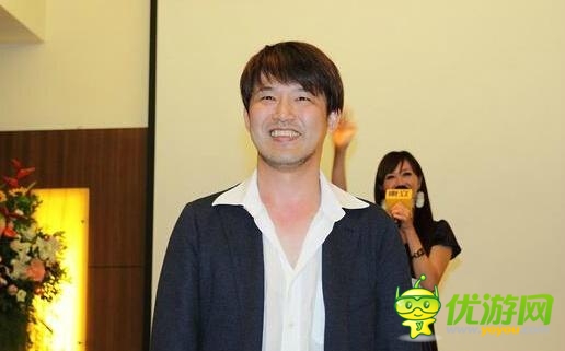 21岁《永恒幻想》大胸监修Coser嫁52岁漫画家！奉子成婚！